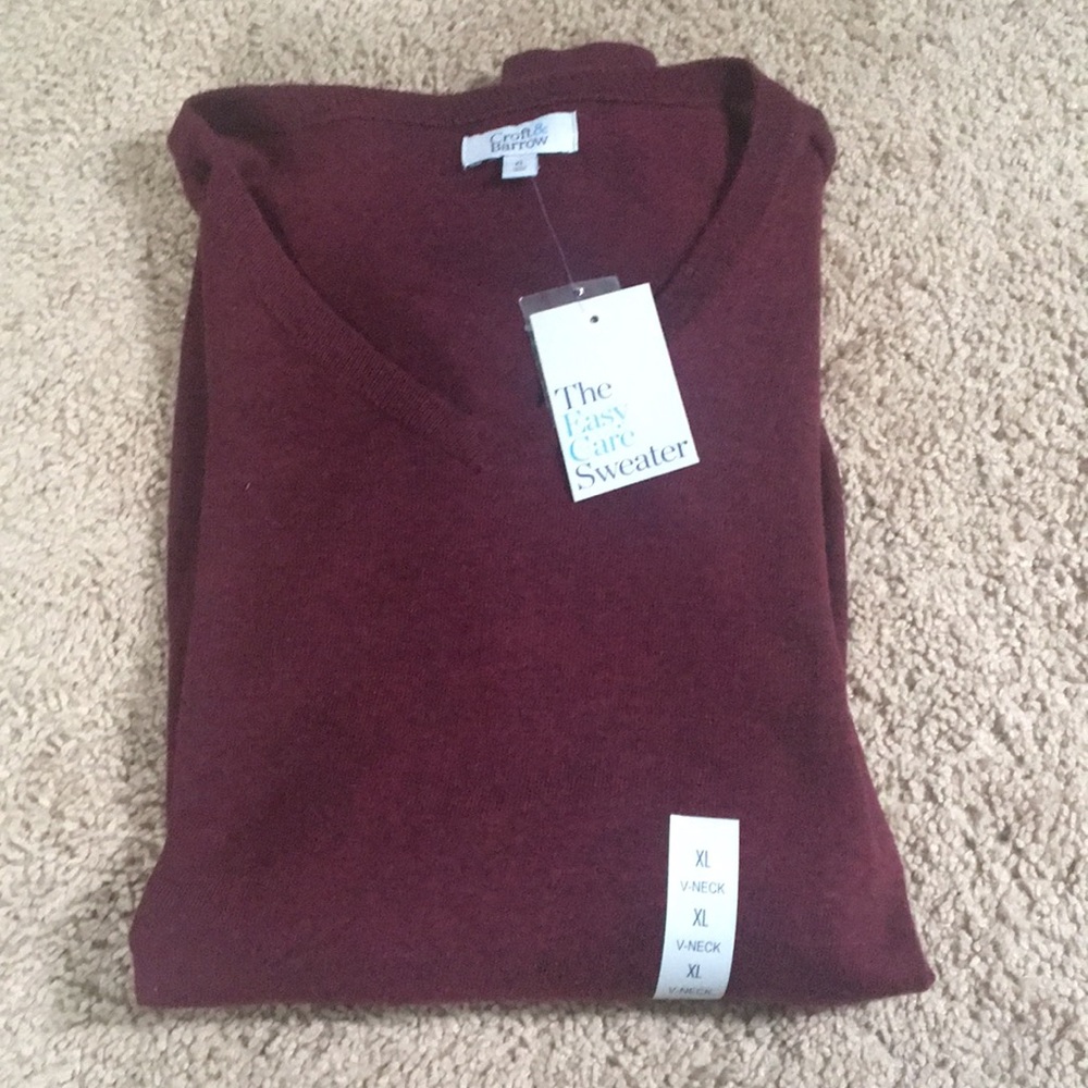 NWT men’s XL v-neck sweater